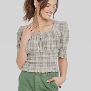 Universal Thread Plaid Black and ivory cropped top